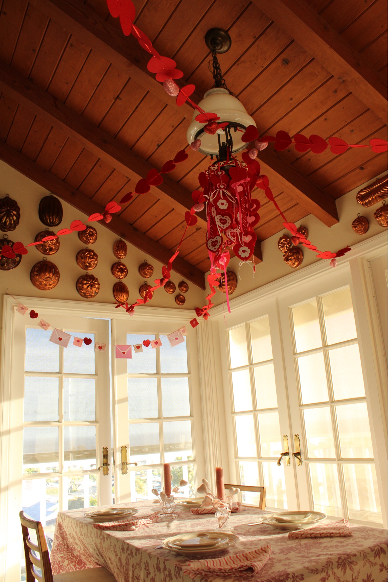 Valentine's Day table installation